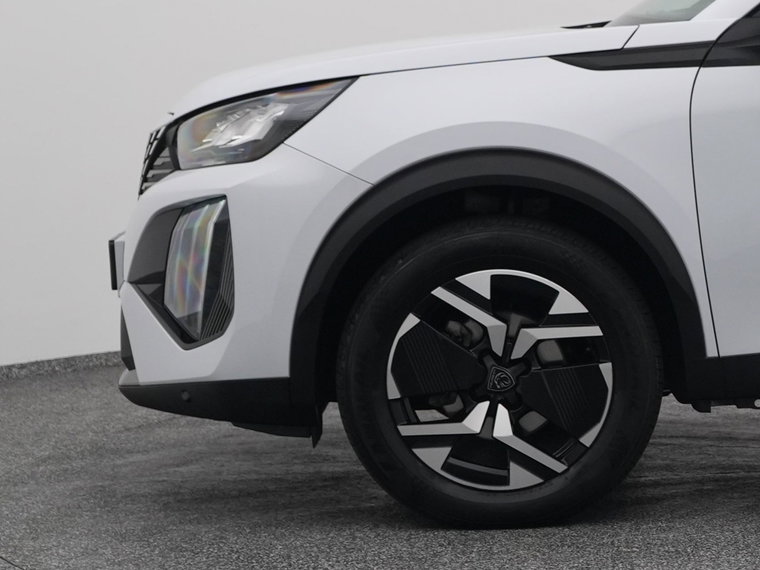 Vehicle Image 21