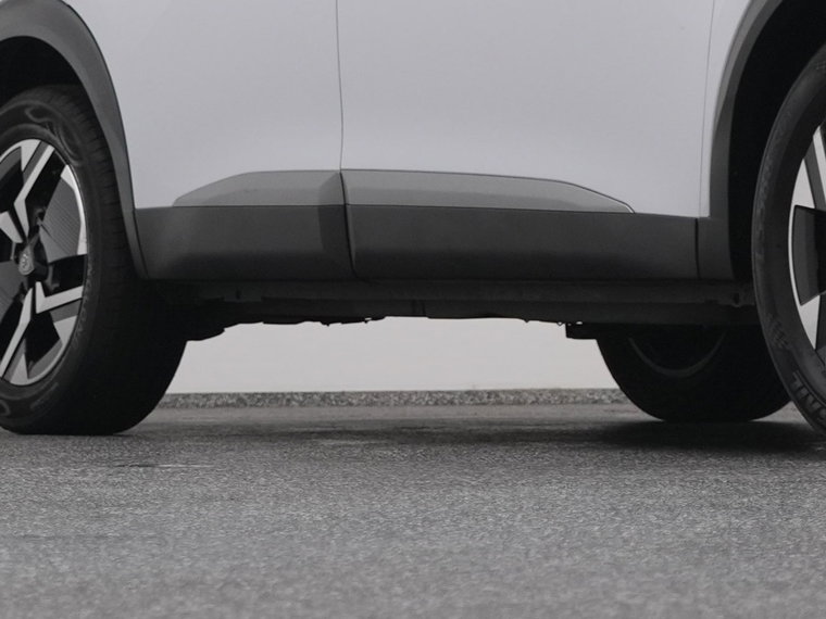 Vehicle Image 38