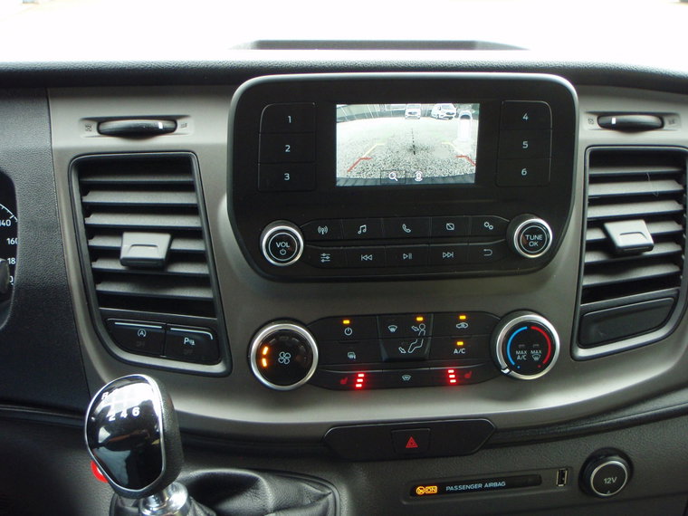 Vehicle Image 18