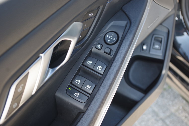 Vehicle Image 35