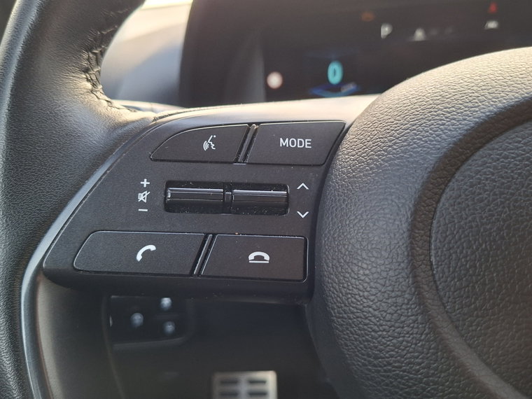 Vehicle Image 24