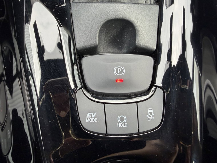 Vehicle Image 25
