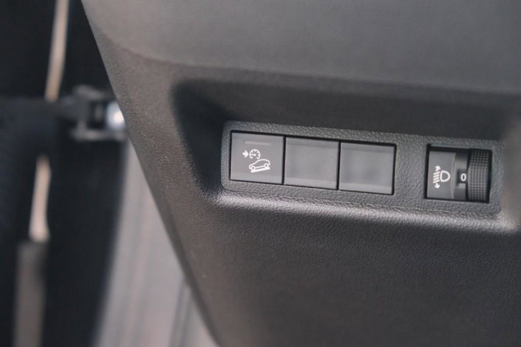 Vehicle Image 24