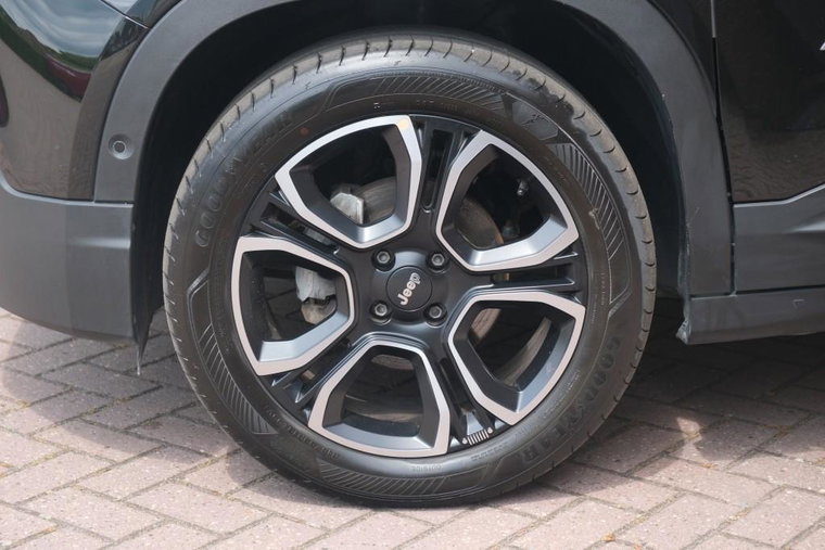 Vehicle Image 26