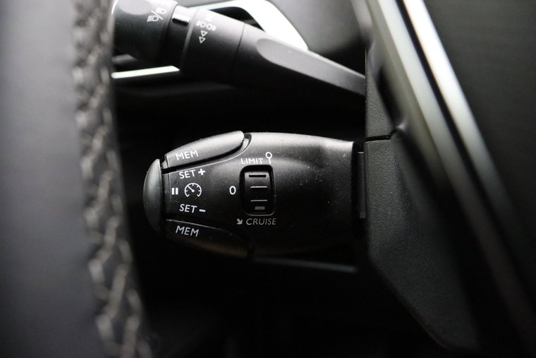 Vehicle Image 28