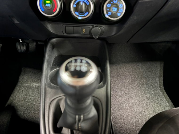 Vehicle Image 27