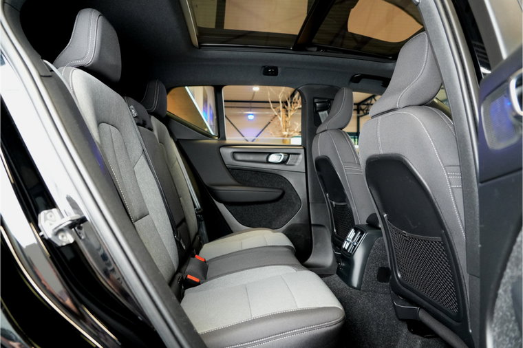 Vehicle Image 36
