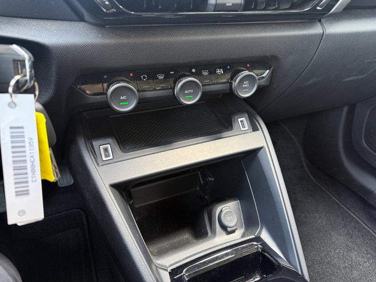 Vehicle Image 26