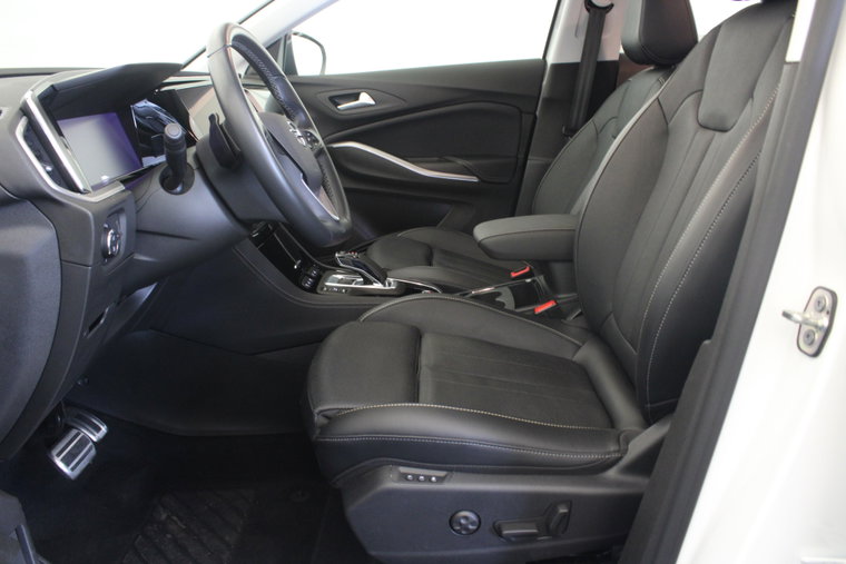 Vehicle Image 10