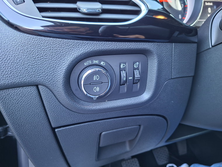 Vehicle Image 28