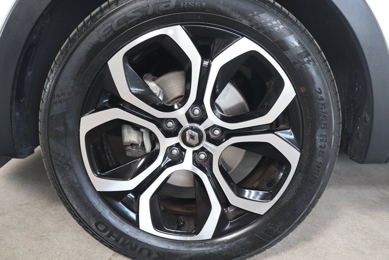 Vehicle Image 25