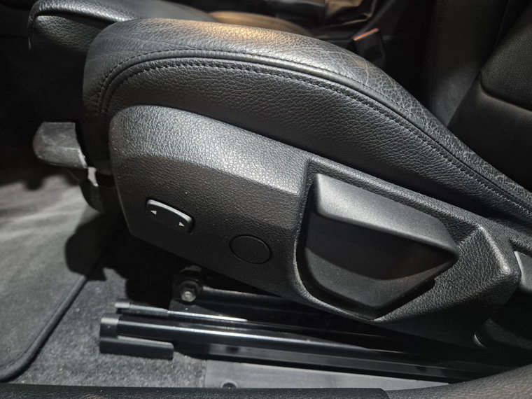 Vehicle Image 38