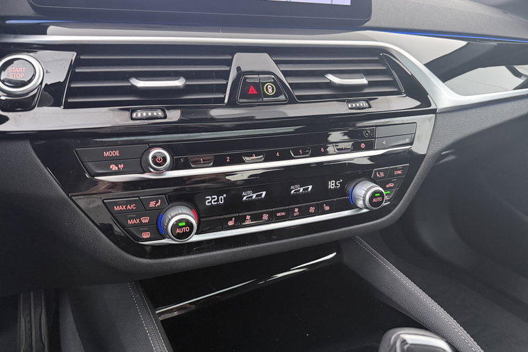 Vehicle Image 28