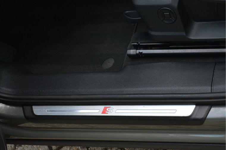 Vehicle Image 17