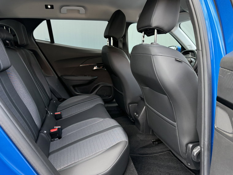 Vehicle Image 38