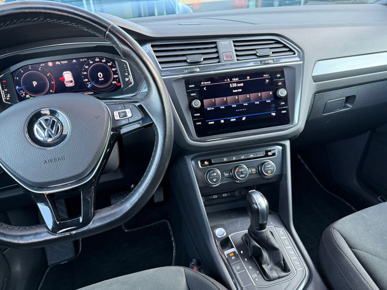 Vehicle Image 25