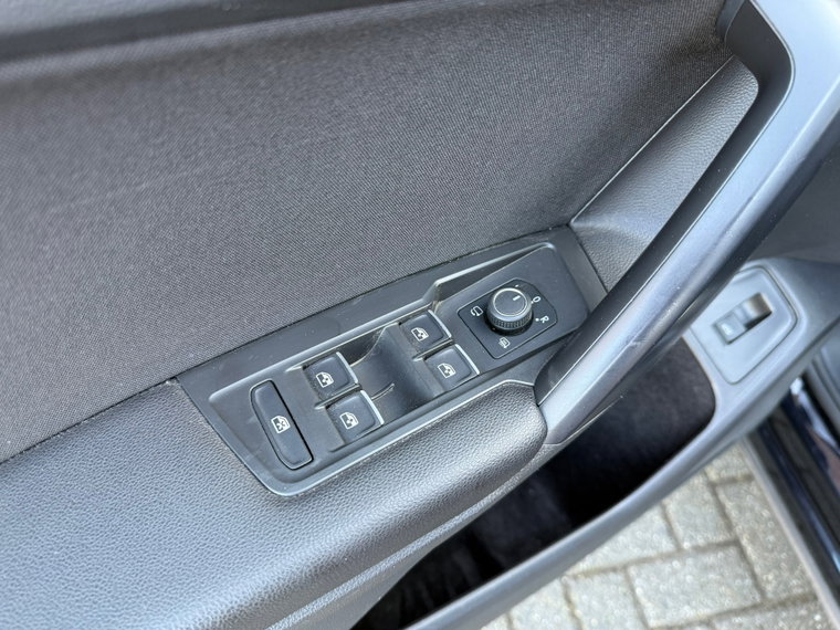 Vehicle Image 26
