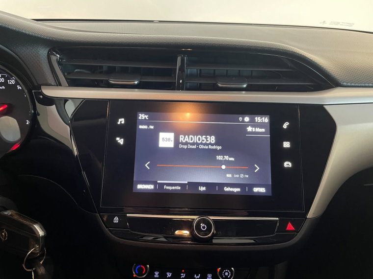 Vehicle Image 25