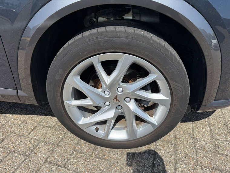 Vehicle Image 25