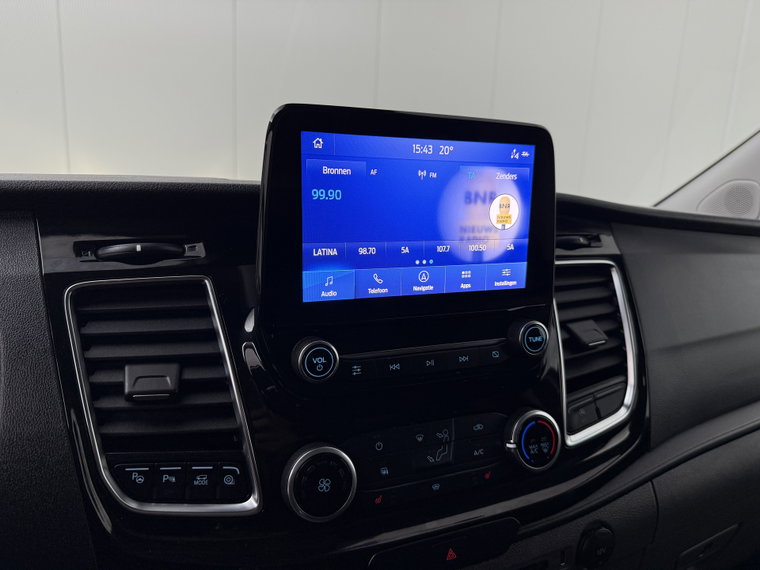 Vehicle Image 18