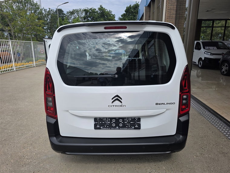 Vehicle Image 23
