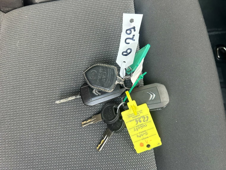 Vehicle Image 14