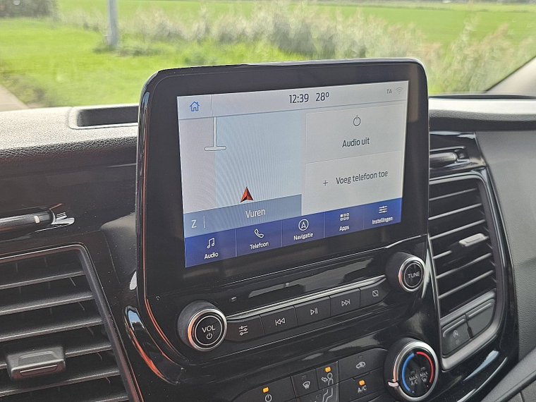Vehicle Image 12