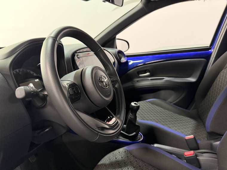 Vehicle Image 20