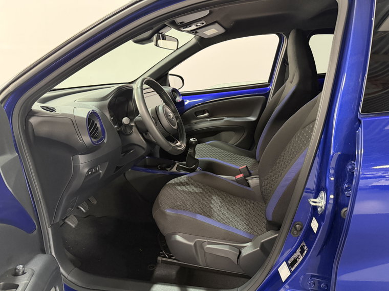 Vehicle Image 22