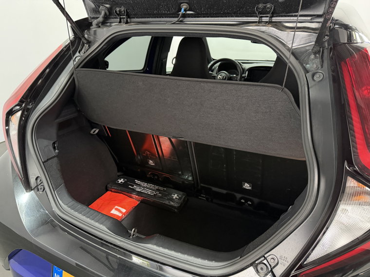 Vehicle Image 26