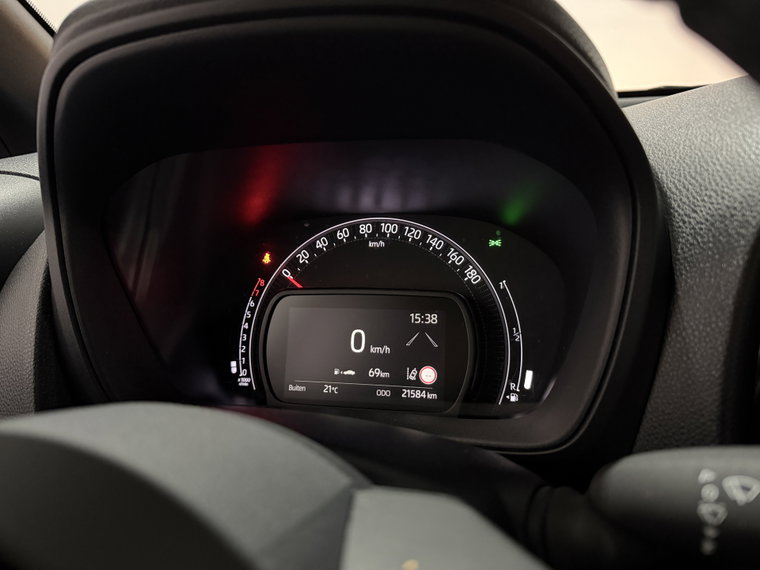 Vehicle Image 11