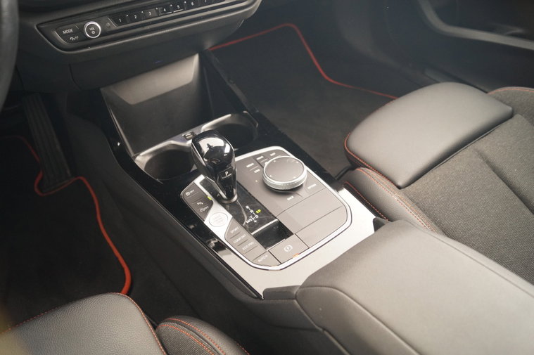 Vehicle Image 26
