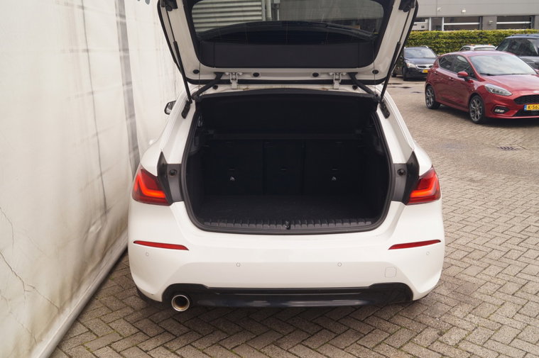 Vehicle Image 34