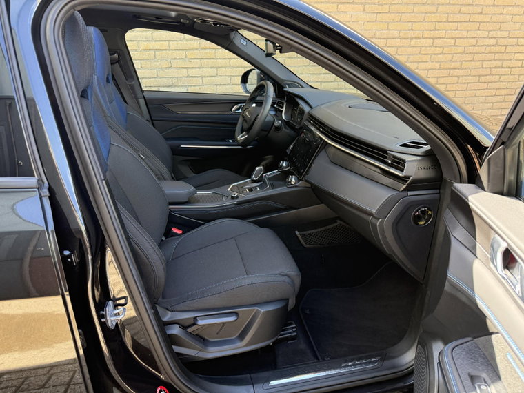 Vehicle Image 24