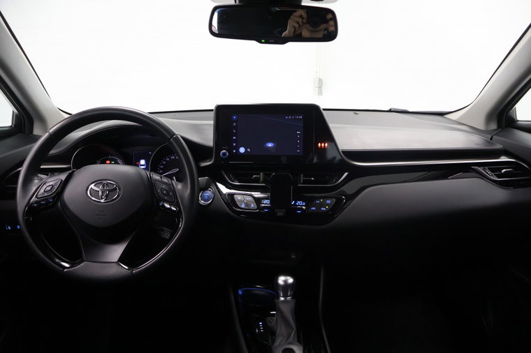 Vehicle Image 16