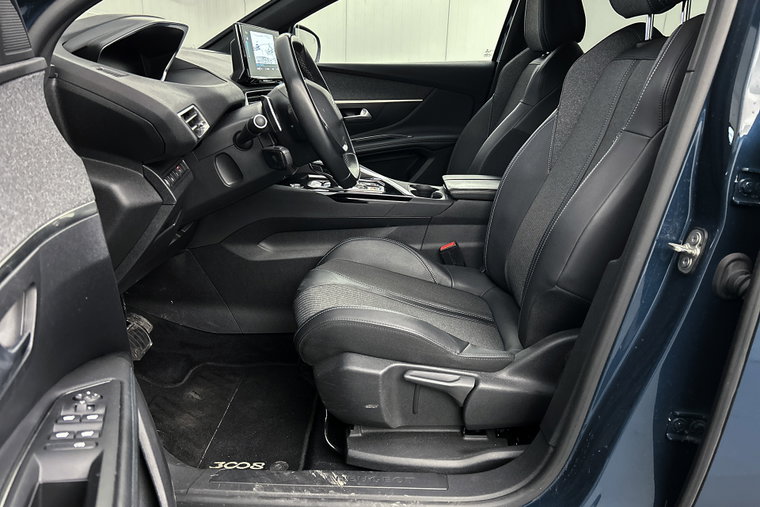 Vehicle Image 28