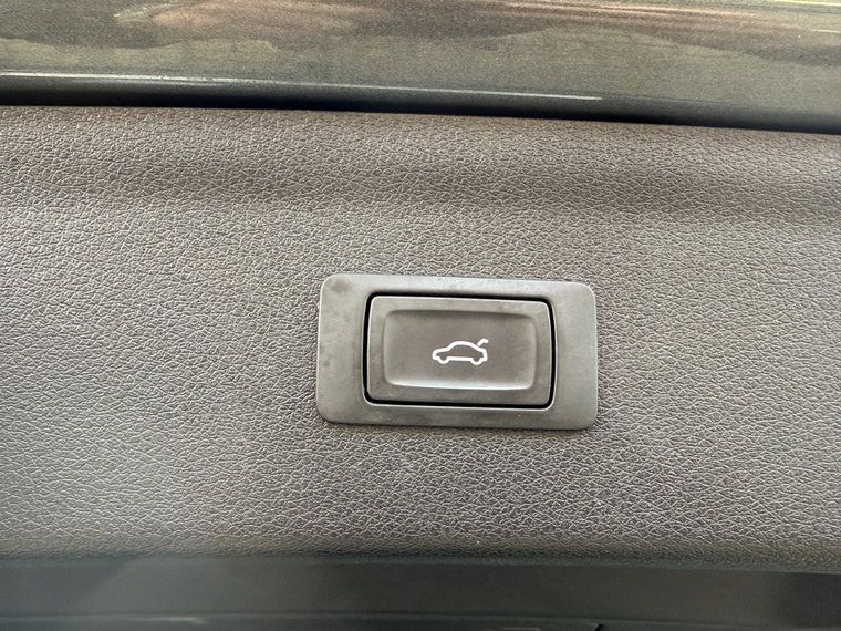 Vehicle Image 47