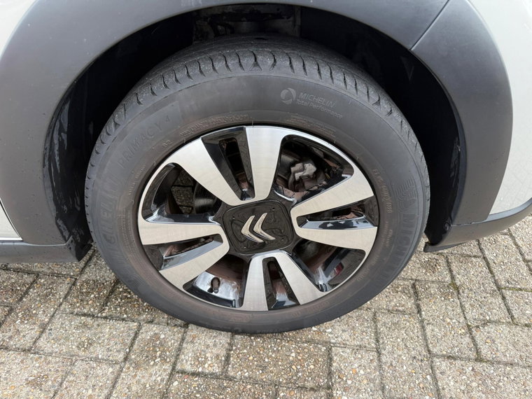 Vehicle Image 20
