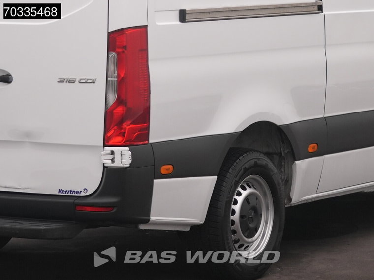 Vehicle Image 38