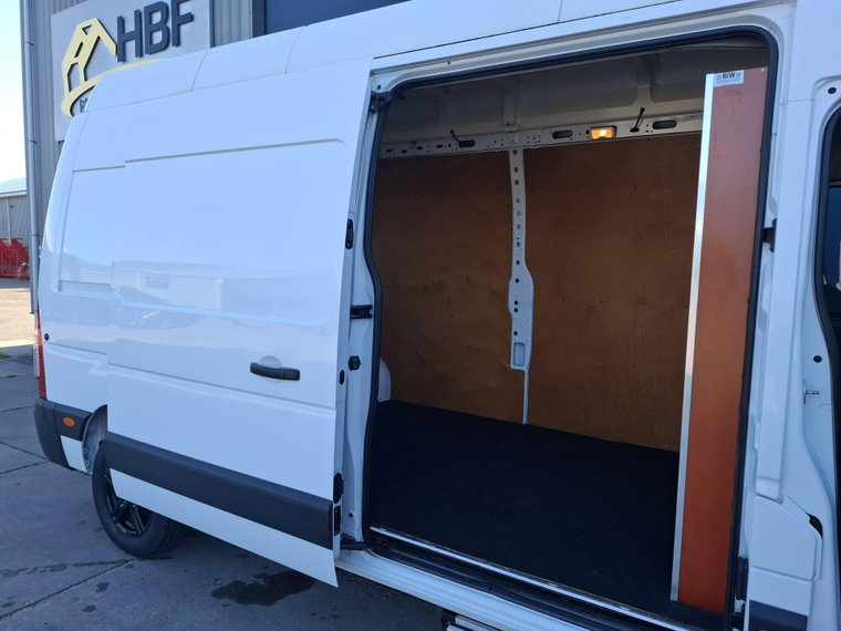Vehicle Image 33