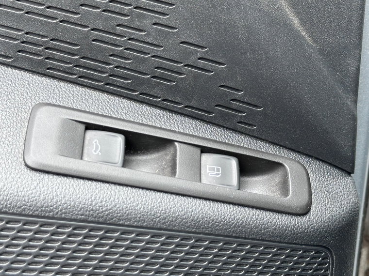 Vehicle Image 27