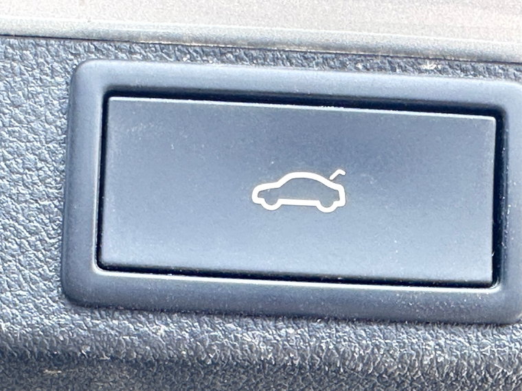 Vehicle Image 28