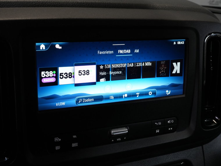 Vehicle Image 22