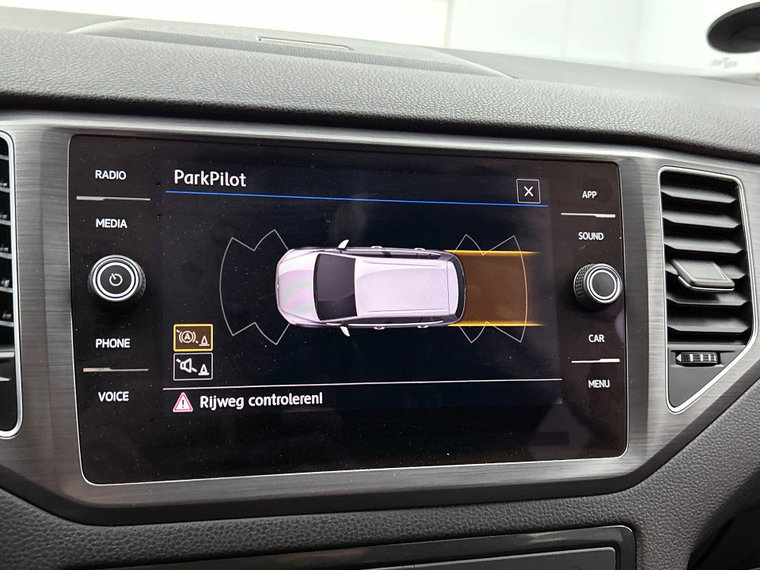 Vehicle Image 25