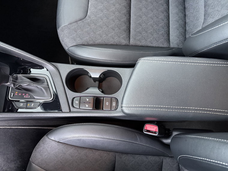 Vehicle Image 32
