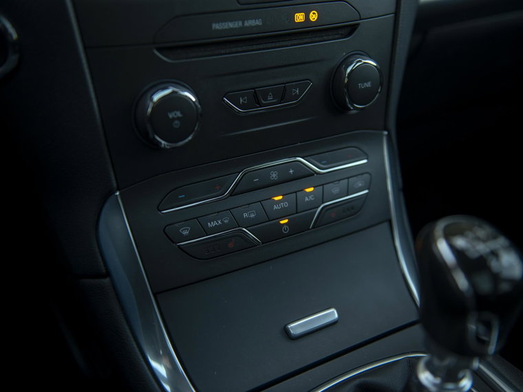 Vehicle Image 37