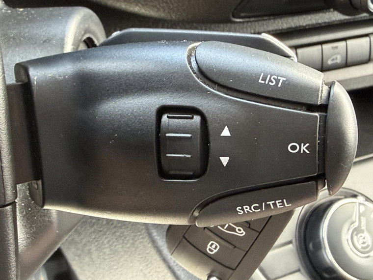 Vehicle Image 27