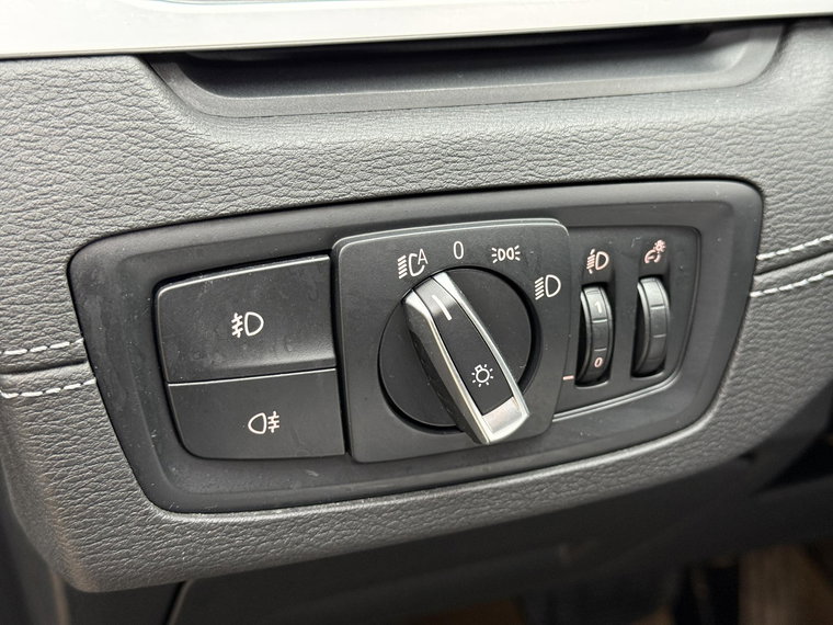 Vehicle Image 28