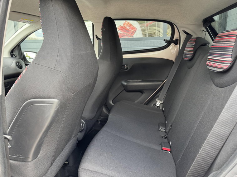 Vehicle Image 22
