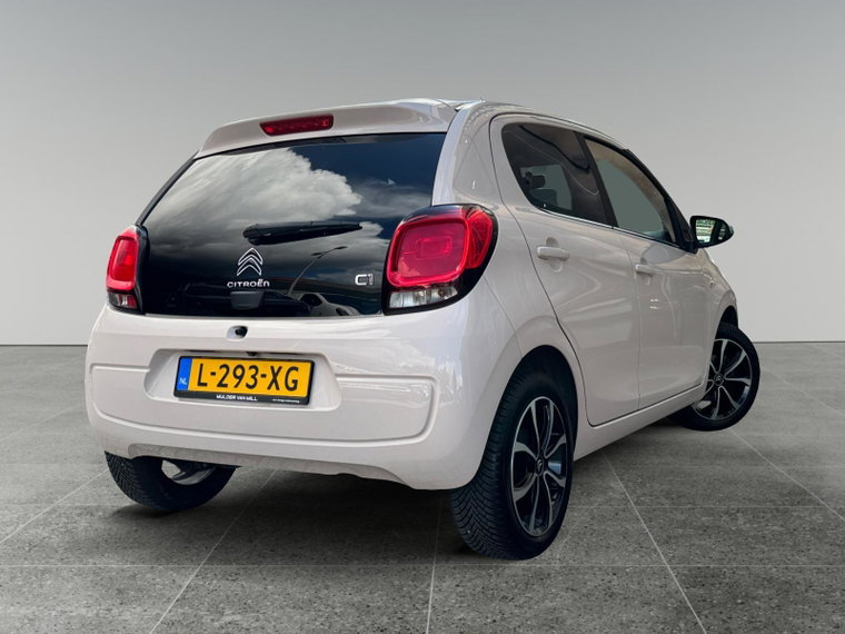 Vehicle Image 5